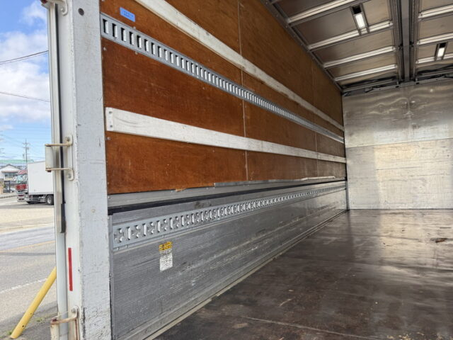 ファイター:ウィング:6200ワイド:後輪エアサス:格納ゲート:240馬力