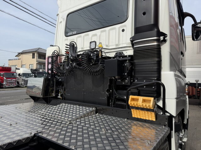 LBエアロ★：スーパーハイルーフ：トレーラーヘッド：未使用：プレミアムライン