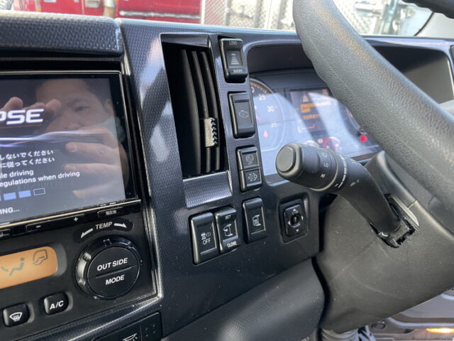 いすゞ：フォワード：増トン：冷凍ウィング：6600ボデー：エアサス：サーモキング製冷凍機