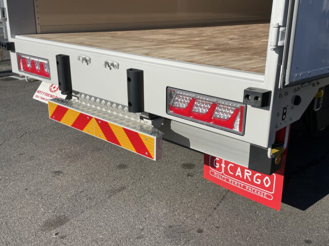 いすゞ　ギガ　ハイルーフ　ウィング　未使用車　アルミホイール　メッキ多数