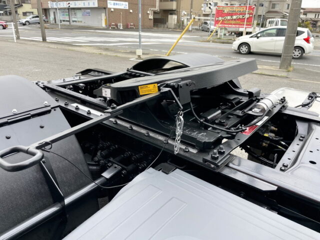 17スーパーグレート　トレーラーヘッド　スライドカプラー　未使用　E尺　460馬力　プレミアムライン