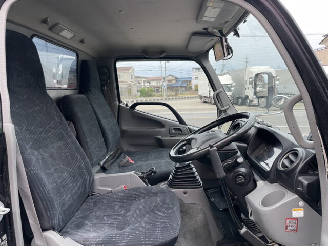 日野　デュトロ　標準幅　10尺　ダンプ　架装多数　エアー式バンパー昇降機　150馬力