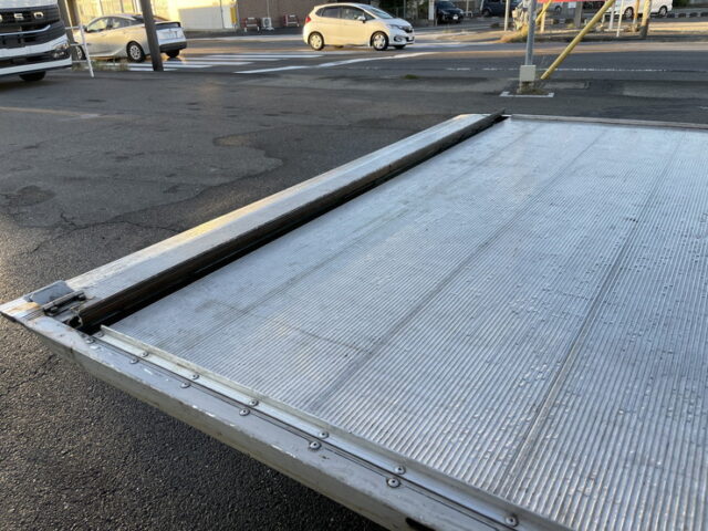 日野　プロフィア　ハイルーフ　ウィング　跳上ゲート　ステンレスサイドバンパー