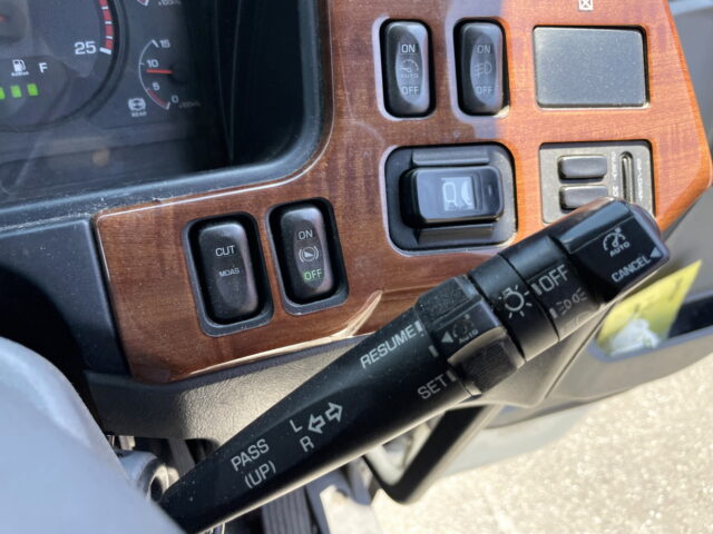 三菱ふそう　スーパーグレート　アルミウィング　７MT　リアエアサス　木床　380馬力