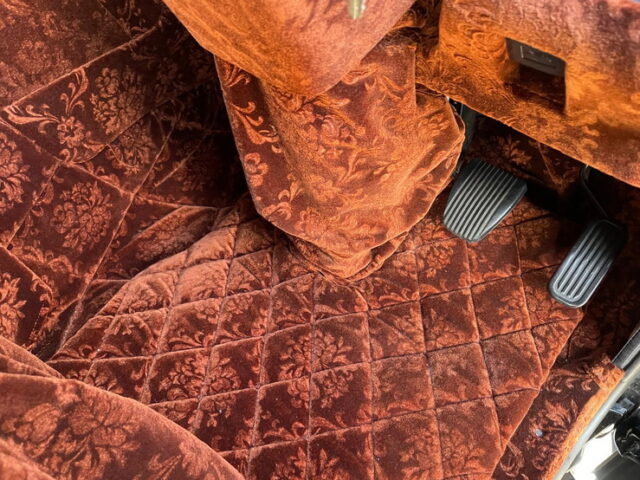 日野　17プロフィア　ヘッド　内装生地張り　ステンレス多数　メッキパーツ多数