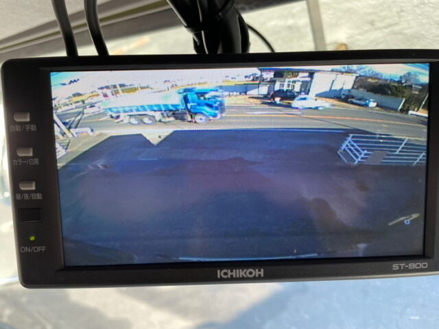 UD クオン：ハイルーフ：冷凍バン：トレクス造りボデー：横扉：ステンレス多数：AT