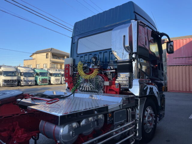 スーパーグレート　ハイルーフ　トレーラーヘッド　架装多数　ブタ鼻　7速MT
