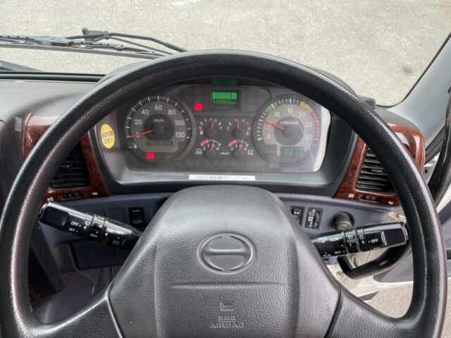 日野　プロフィア　ハイルーフ　ウィング　寝台メッキ　ステンレス多数