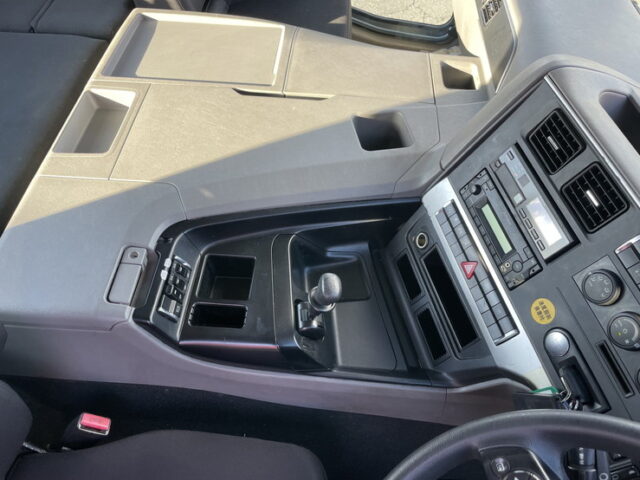 17スーパーグレート　ハイルーフ　トレーラーヘッド　第5輪荷重11.500㎏　アルミホイール