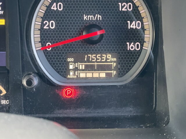 いすゞ：フォワード：増トン：冷凍ウィング：6600ボデー：エアサス：サーモキング製冷凍機