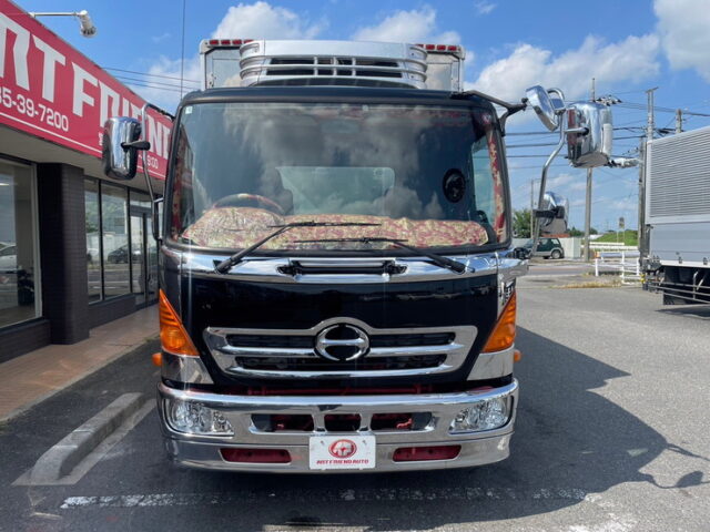 日野　レンジャープロ　冷凍ウィング　ステンレスサイドバンパー　メッキパーツ多数