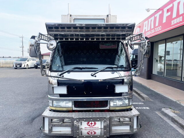 三菱ふそう　キャンター　平造りボディー　架装多数　電飾多数