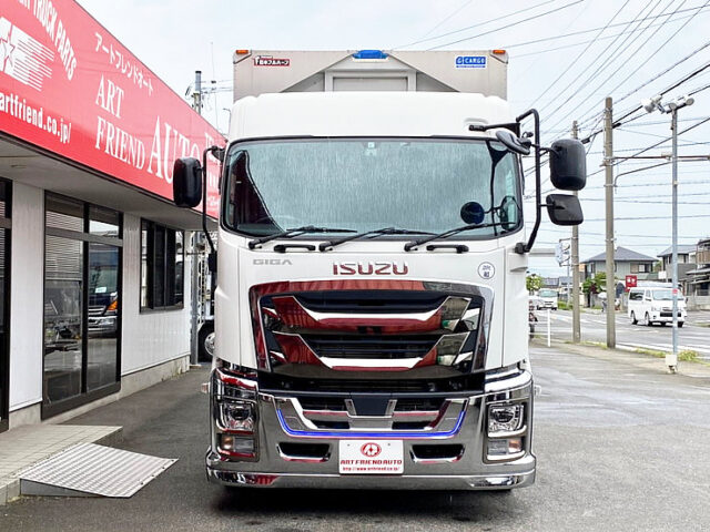 【826】H30　ギガ　4軸　ウィング　格納ゲート　7速MT　エアサス　走行距離10万km以下