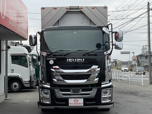 いすゞ　ギガ　ウィング　メッキ多数　ステンレス多数　アルミホイール