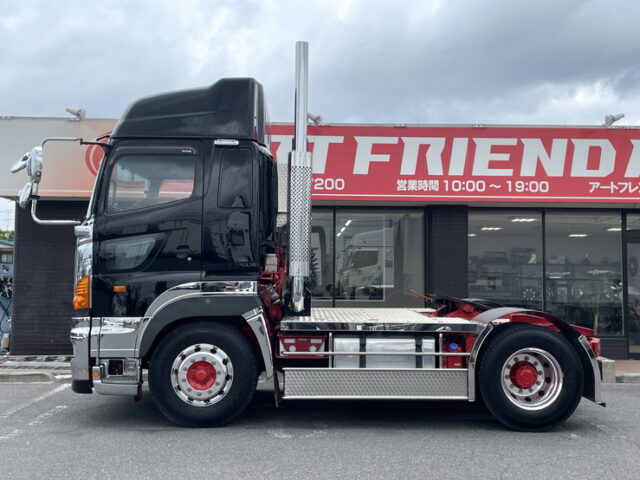 日野：プロフィア：トレーラーヘッド：内装生地張り：ハイルーフ：架装多数：メッキ多数