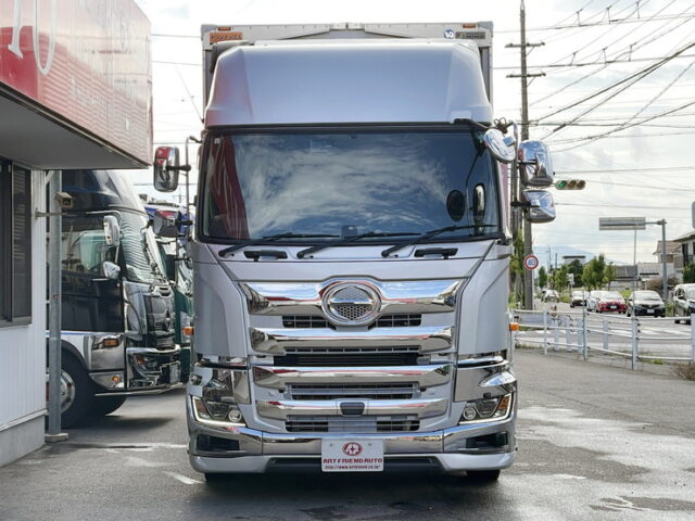 日野：17プロフィア：ハイルーフ：メッキ多数：アルミホイール：リア門口ステンレス