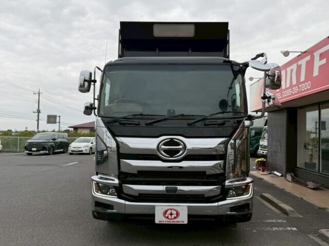 日野：17プロフィア：ダンプ：5300×2300：メッキ多数：7速MT：380馬力：電動コボレーン