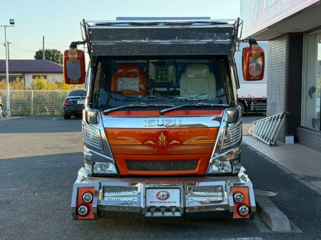 いすゞ：エルフ：イベント車：架装多数：カスタムペイント：荷台トランク仕様：マニ割り