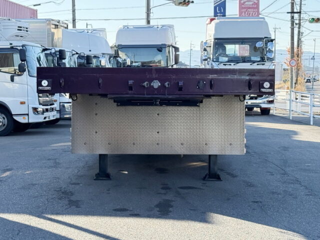 東邦：トレーラー：まな板：3軸：スタンション多数：内フック多数：最大積載量27.500㎏