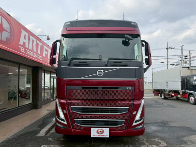 VOLVO：FH：グローブトロッター：ウィング：造りボディ：架装多数：高年式低走行