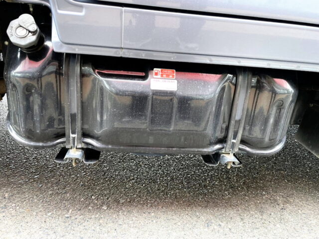 H29 エルフ　Wキャブ　平ボデー　垂直ゲート