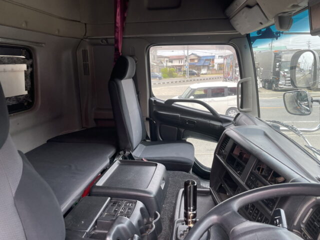 日野：プロフィア：ハイルーフ：ウィング：メッキ多数：ステンレス多数　