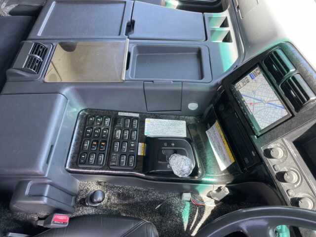 スーパーグレート：ハイルーフ：ウィング：造りボディ：ステンレス多数：420馬力