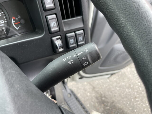 いすゞ　エルフ　アルミバン　低走行　ワイド　跳上ゲート　150馬力