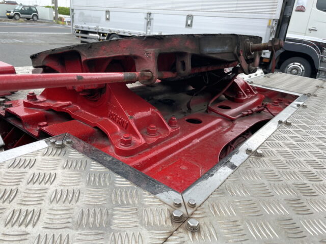 日野：プロフィア：トレーラーヘッド：内装生地張り：ハイルーフ：架装多数：メッキ多数