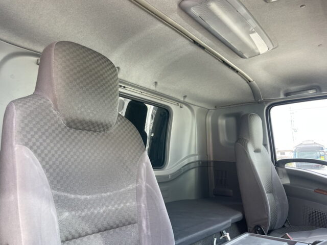 いすゞ：フォワード：増トン：ウィング：7200ボデー：ワイド：6発ターボ