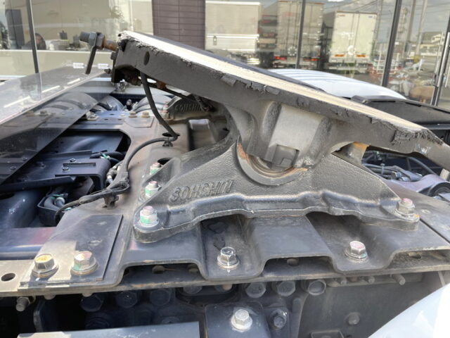 日野：プロフィア：トレーラーヘッド：ハイルーフ：ルーフバー：パイプバンパー：アルミホイール