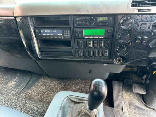 ファイター：6200ワイド：冷凍ウィング：板バネ：木床：アルミホイール：ステンレスサイドバンパー