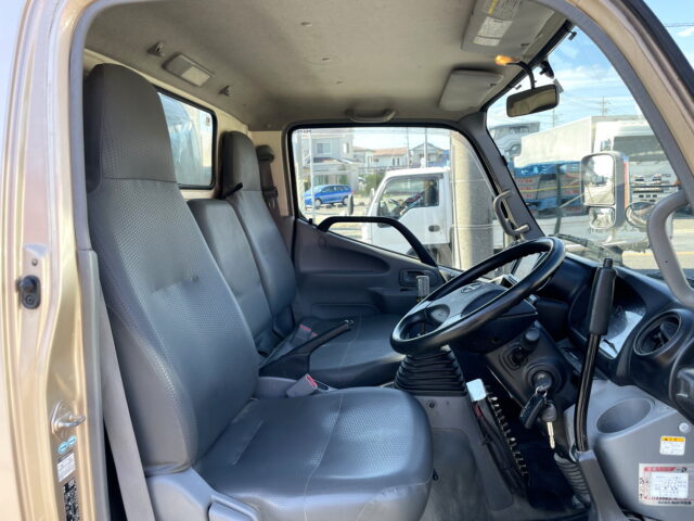 日野　デュトロ　標準幅　10尺　ダンプ　架装多数　5速MT　