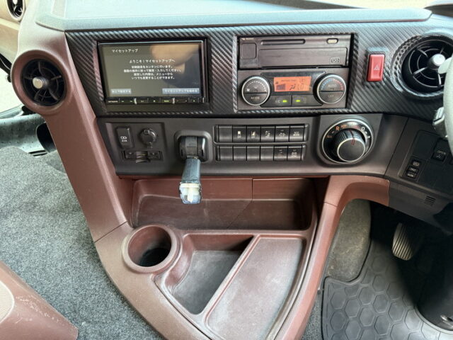 日野：17プロフィア：ハイルーフ：ウィング：アルミホイール：リア門口ステンレス