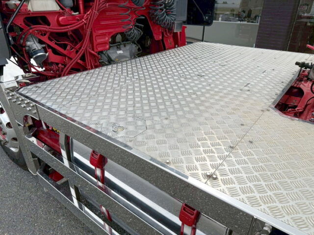 日野：プロフィア：ハイルーフ：トレーラーヘッド：総輪エアサス：架装多数