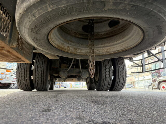 東急：重機運搬用トレーラー：幅2800㎜　荷台長4700㎜：歩みハンガー：8輪