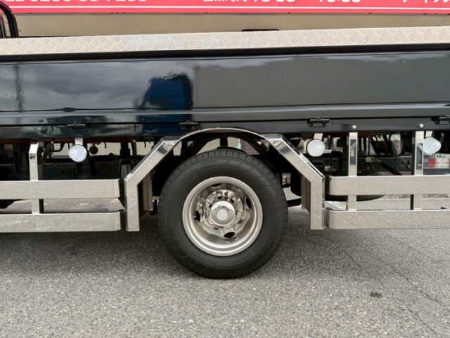 キャンター：平ボデー：前出しバンパー：ステンレスサイドバンパー：マニュアル