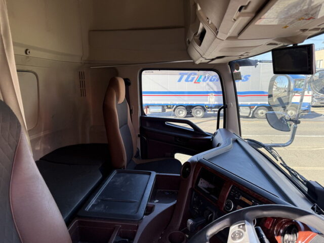 日野：17プロフィア：ハイルーフ：ウィング：メッキ多数：アルミホイール：プロシフト