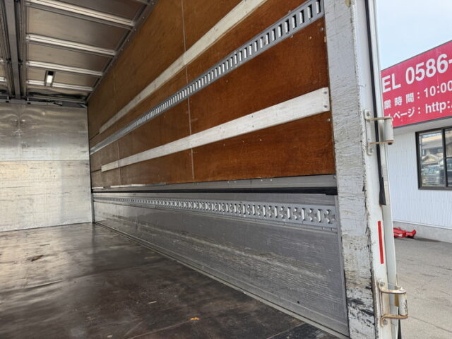 ファイター:ウィング:6200ワイド:後輪エアサス:格納ゲート:240馬力