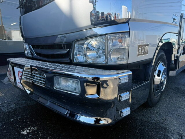 タイタンダッシュ：平ボデー：架装多数：標準幅：アオリステンレス張り：マニ割り