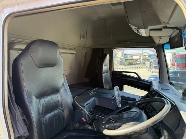 スーパーグレート：ハイルーフ：アームロール：40立米：架装多数：煙突マフラー(ダミー)