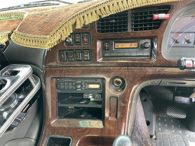 いすゞ　ギガ　ハイルーフ　ウィング　造りボディ　1Mアオリ　ステンレス多数