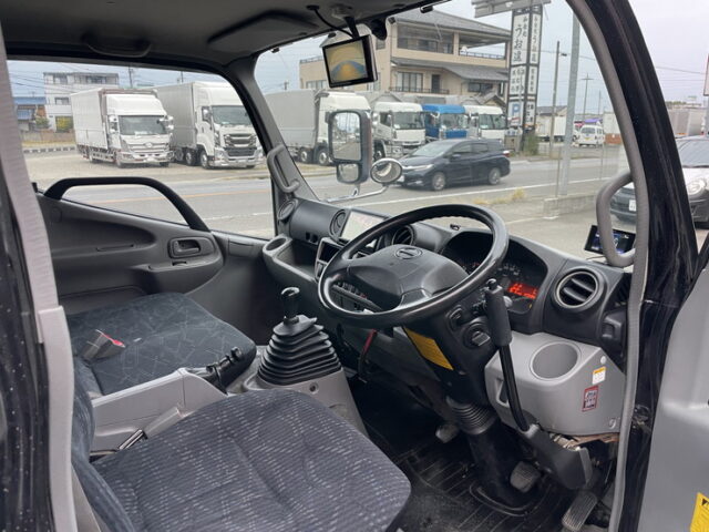 日野　デュトロ　標準幅　10尺　ダンプ　架装多数　エアー式バンパー昇降機　150馬力