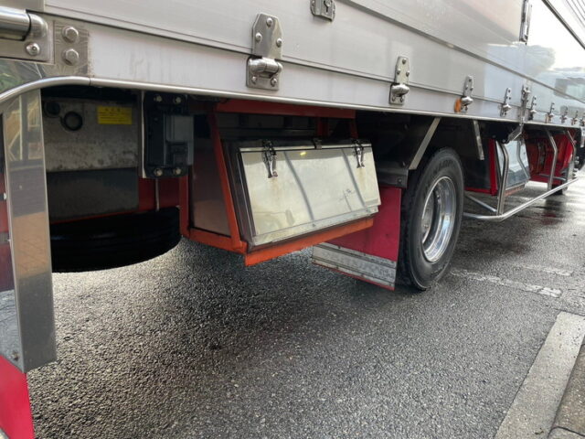 日野　レンジャープロ　ハイルーフ　240馬力　アルミウィング　　寝台メッキ　ステンレス多数　