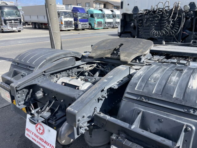 日野：17プロフィア：ハイルーフ：トレーラーヘッド：アルミホイール：ブタ鼻