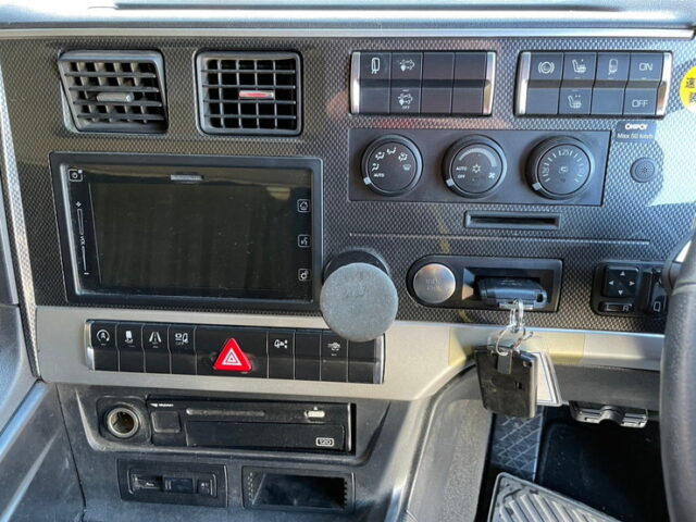 三菱ふそう　スーパーグレート　トレーラーヘッド　ハイルーフ　AT　ステンレスサイドバンパー