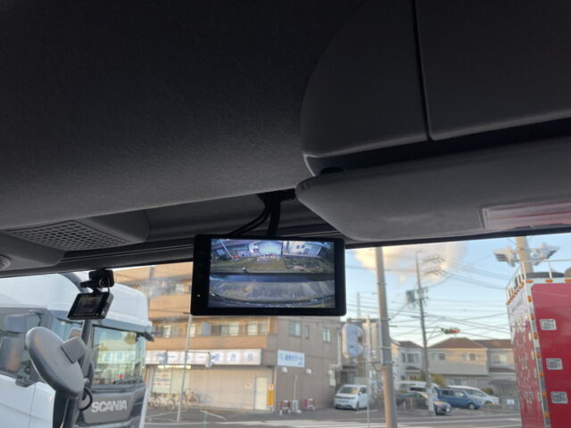 いすゞ：フォワード：増トン：冷凍ウィング：6600ボデー：エアサス：サーモキング製冷凍機