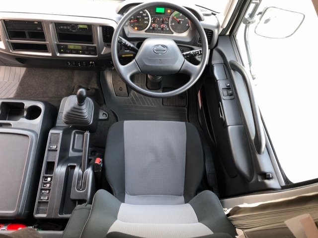 【301】日野レンジャー　ワイド　アルミウイング　跳ね上げゲート　リヤエアサス