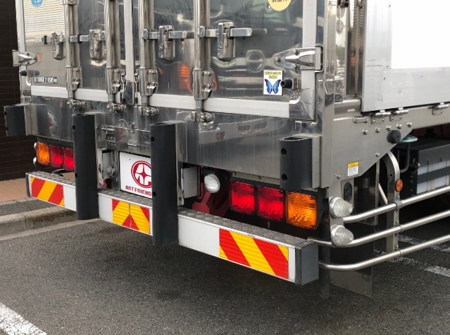 【425】UDトラックス　クオン　低床　冷凍ウイング　ハイルーフ　リアエアサス