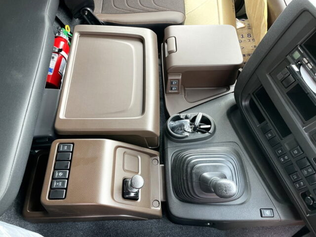 いすゞ　ギガ　登録済み未使用車　ハイルーフ　リア門工ステンレス　アルミホイール